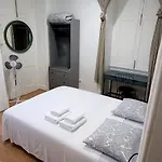 Rum i privatbostad Varanda Privada Iroom *